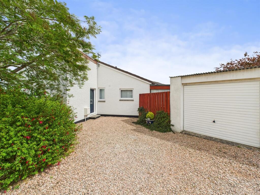 Main image of property: 24 Muirend Gardens, Perth, PH1 1JR