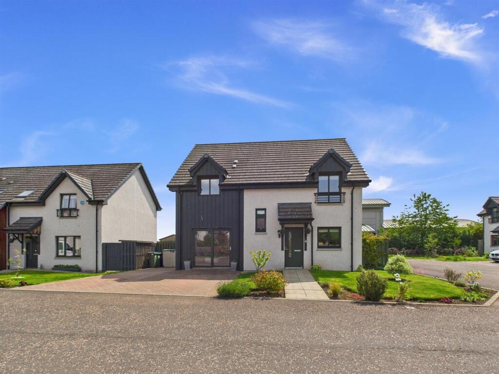 Main image of property: 4 Whitson Close, Rattray, Blairgowrie, PH10 7FE