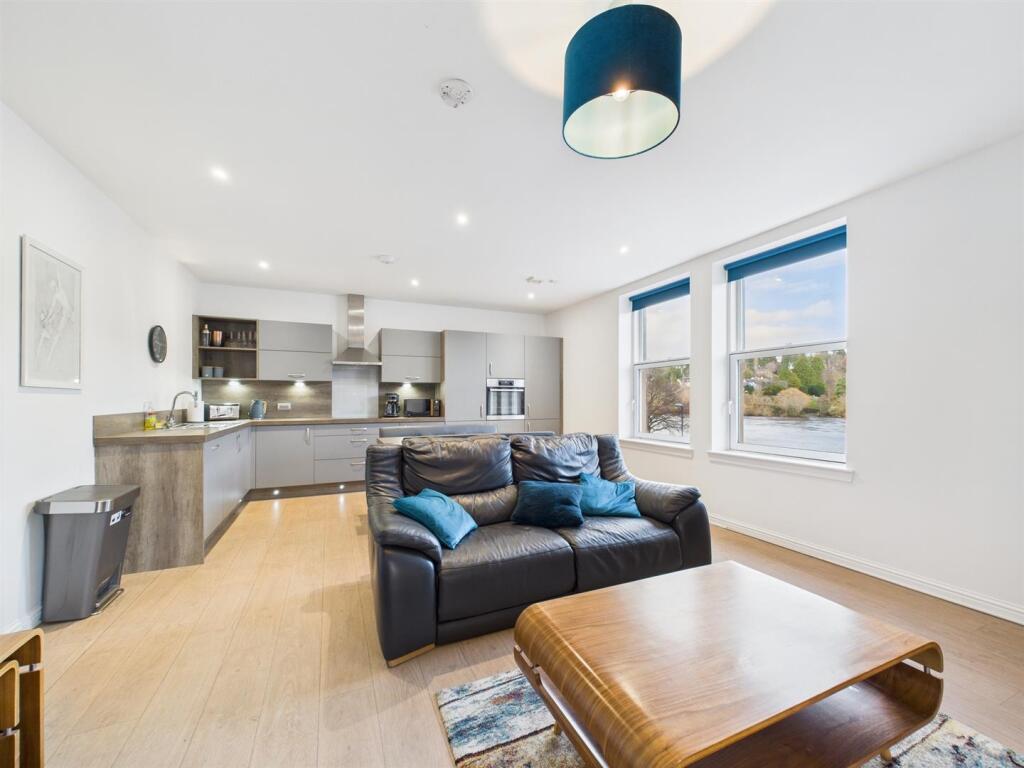 Main image of property: 84M Tay Street, Perth, PH2 8NP