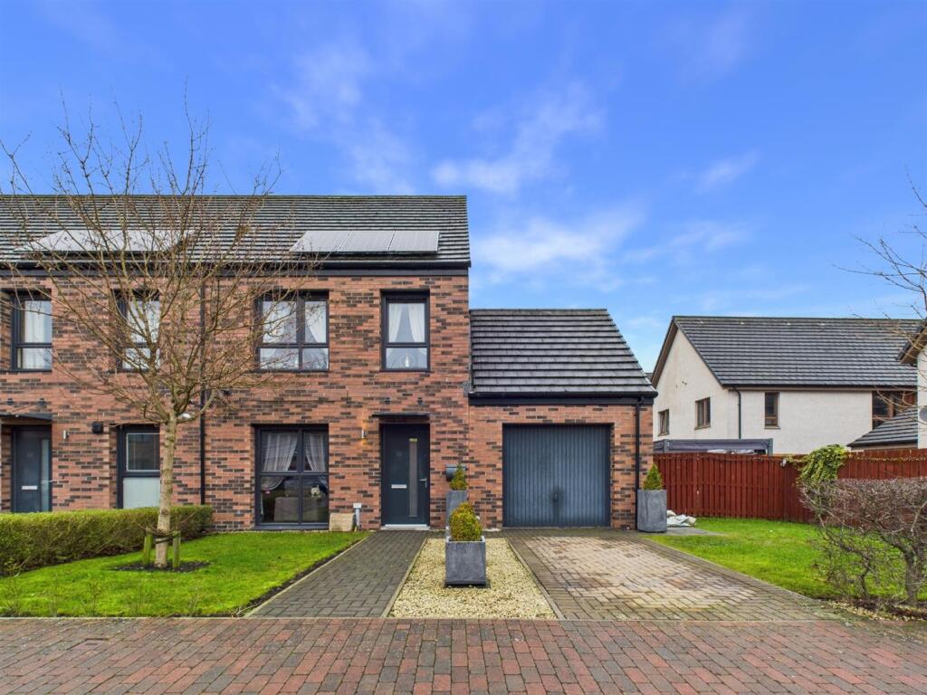 Main image of property: 15 Lapwing Drive, Perth, PH1 5FW