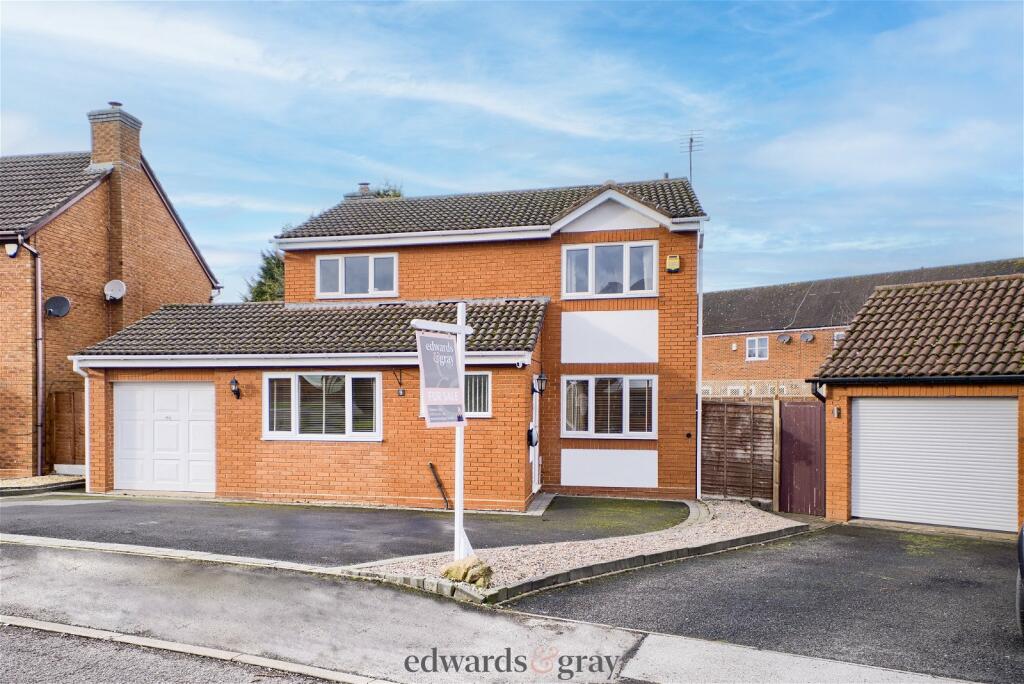4 bedroom detached house for sale in Brendan Close, Coleshill, B46 3EF, B46