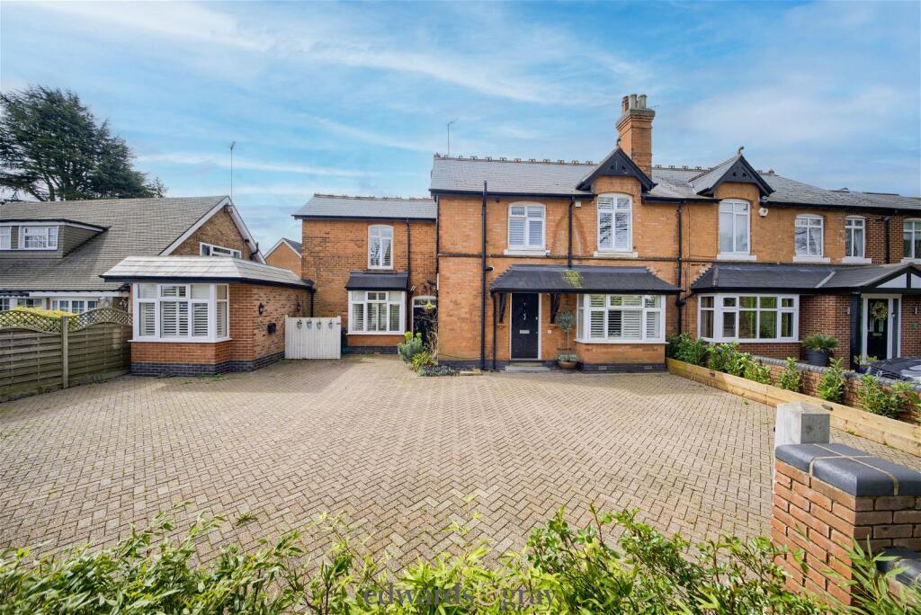 4 bedroom semidetached house for sale in Danford Lane, Solihull, B91