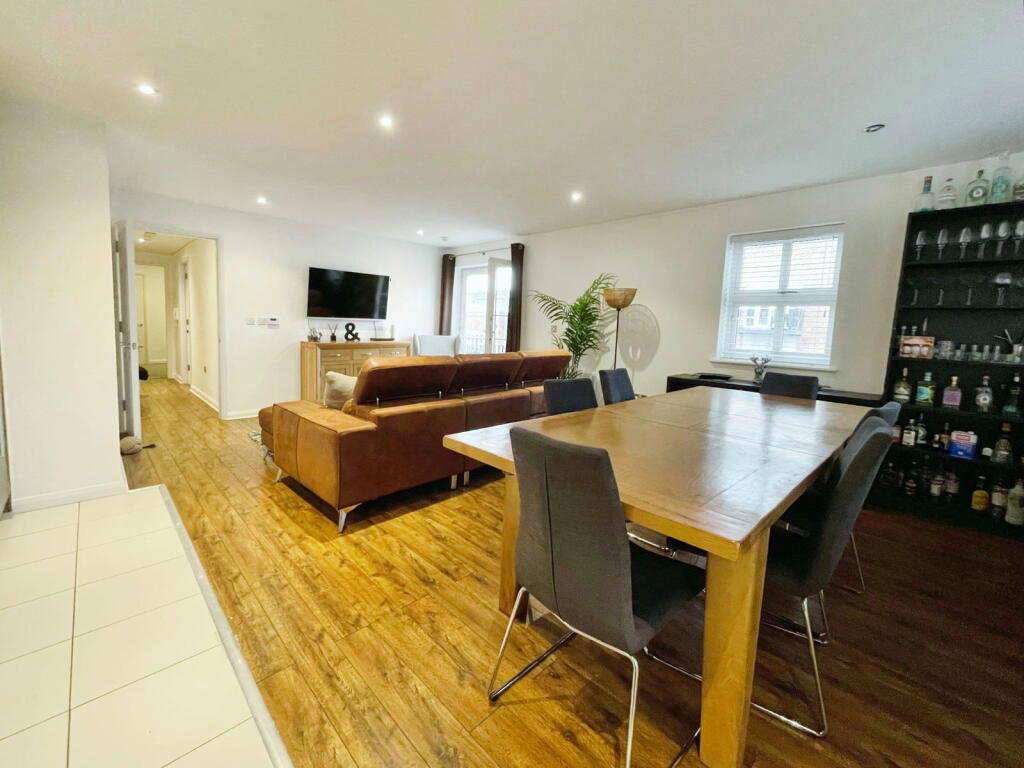 Additional property image - Waters Edge, Waterside, Dickens Heath, Solihull, B90 1UE