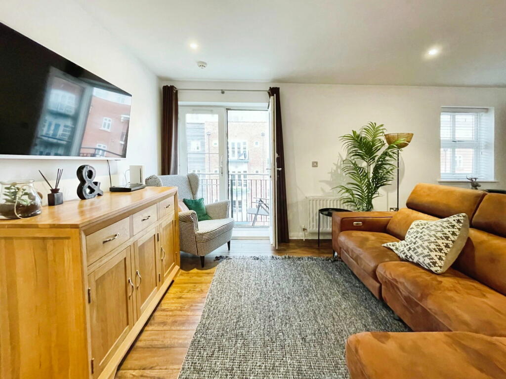 Additional property image - Waters Edge, Waterside, Dickens Heath, Solihull, B90 1UE