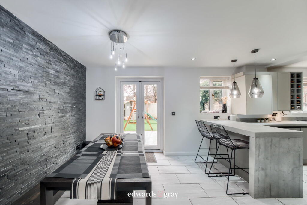 Additional property image - Pinbury Croft, Marston Green, B37 7RQ