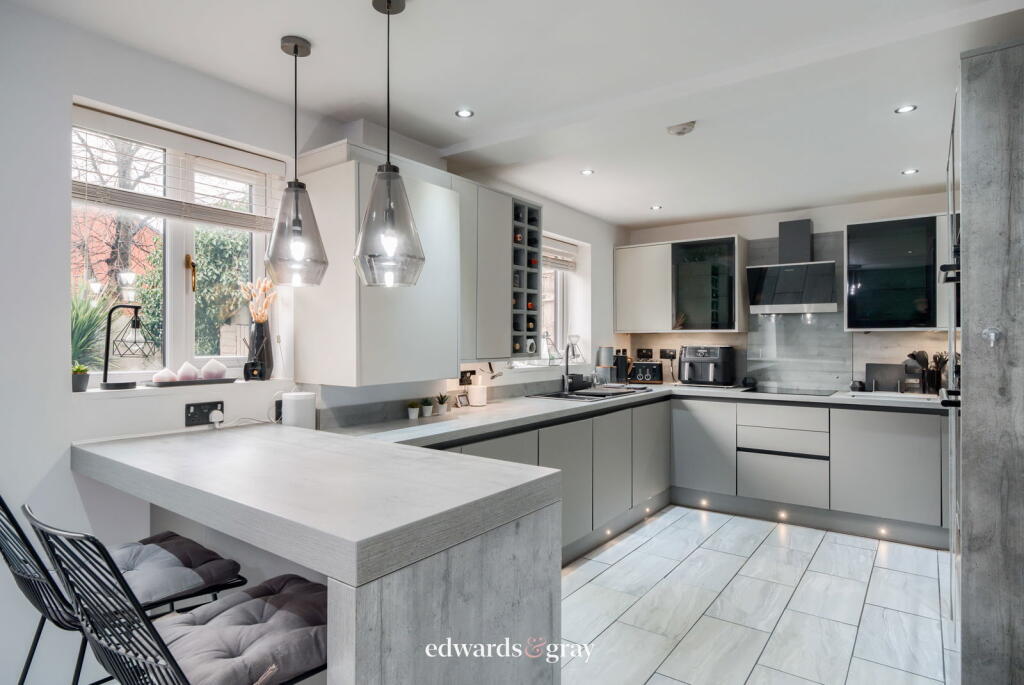 Additional property image - Pinbury Croft, Marston Green, B37 7RQ