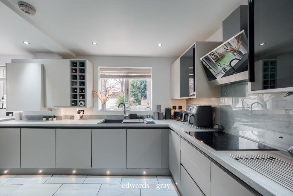 Additional property image - Pinbury Croft, Marston Green, B37 7RQ