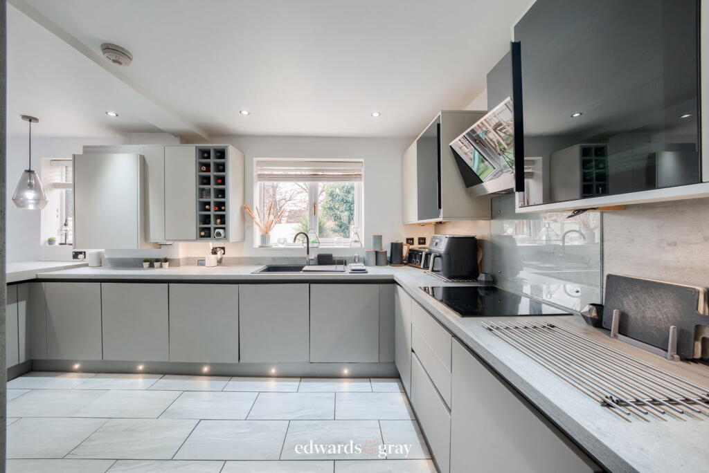 Additional property image - Pinbury Croft, Marston Green, B37 7RQ