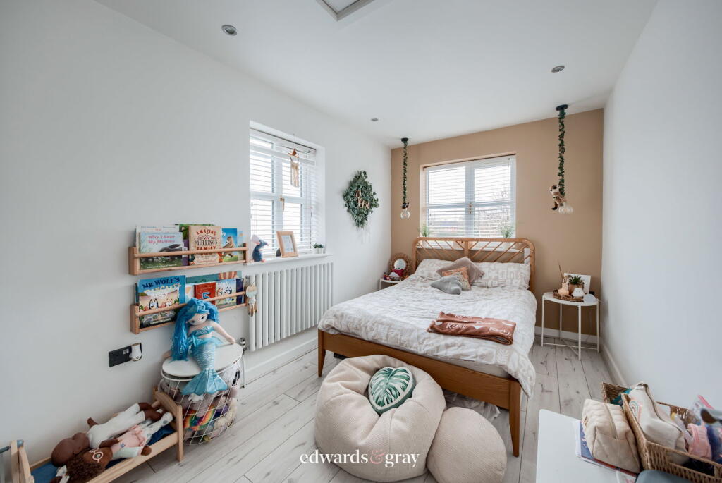 Additional property image - Pinbury Croft, Marston Green, B37 7RQ