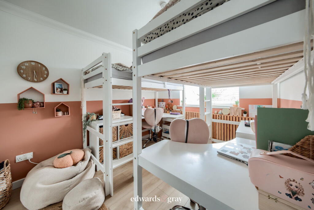 Additional property image - Pinbury Croft, Marston Green, B37 7RQ