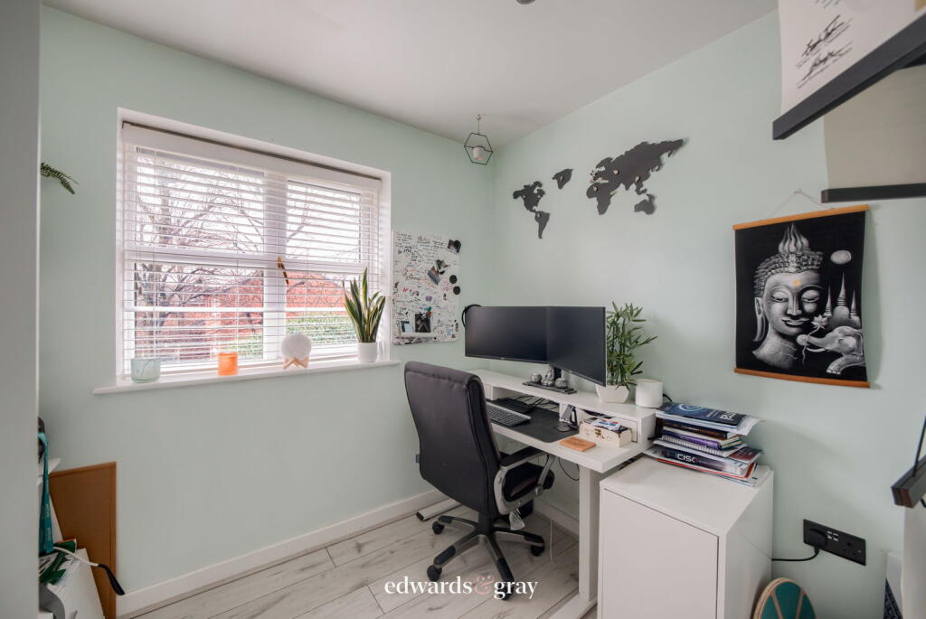 Additional property image - Pinbury Croft, Marston Green, B37 7RQ