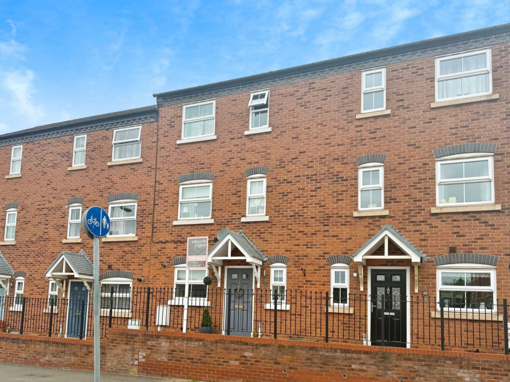 Main image of property: Hedging Lane, Wilnecote, Tamworth, B77 5ET