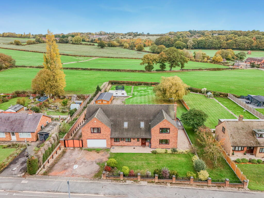 Main image of property: Ansley Common, Nuneaton, CV10 0PY