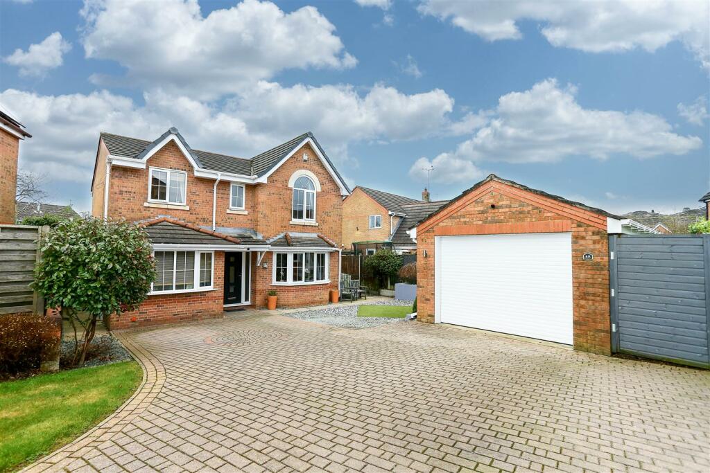 4 bedroom detached house for sale in St. Davids Way, Knypersley, Stoke