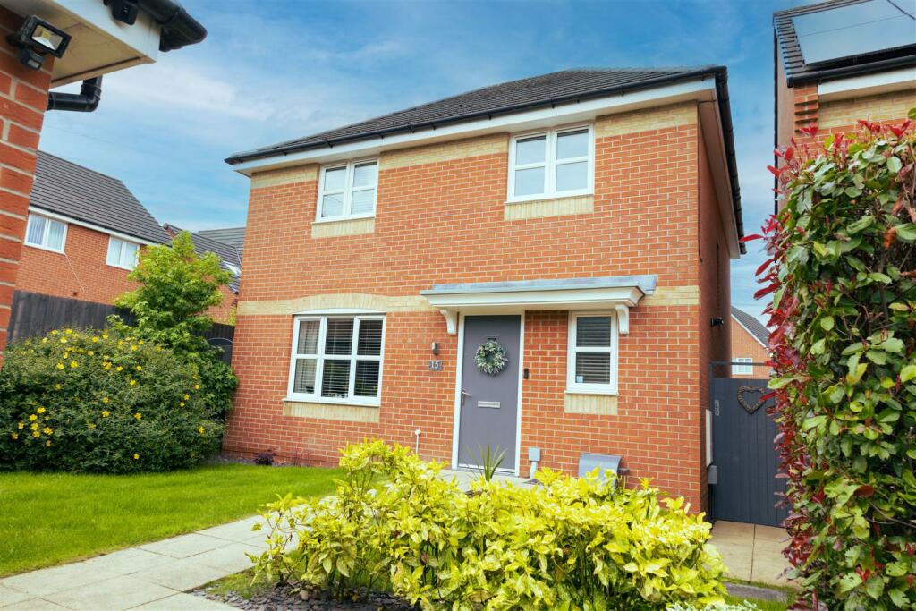 4 bedroom detached house for sale in Sandiacre Avenue, StokeOnTrent, ST6