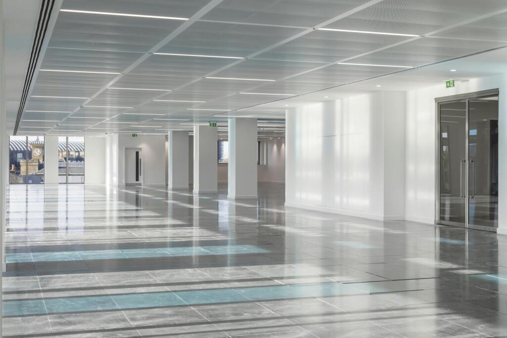 210 Pentonville  on floor 2.jpg