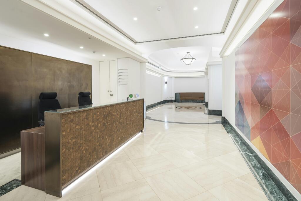 86 Jermyn St  reception.jpg