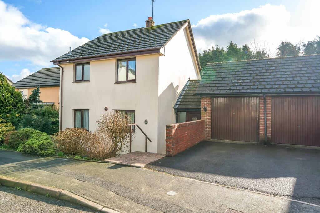 3 bedroom detached house for sale in Brook Meadow, South Molton, EX36