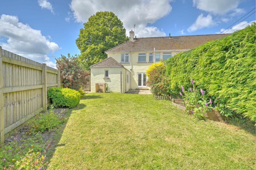 3 bedroom semidetached house for sale in Hugh Squier Avenue, South