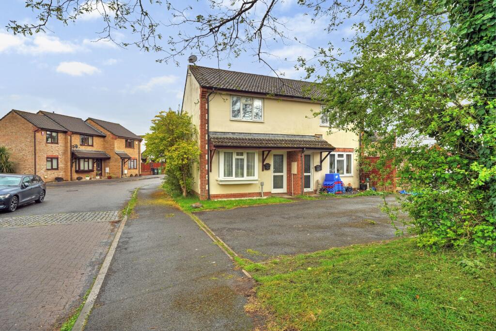 Main image of property: Hornbeam Hollow, Roundswell
