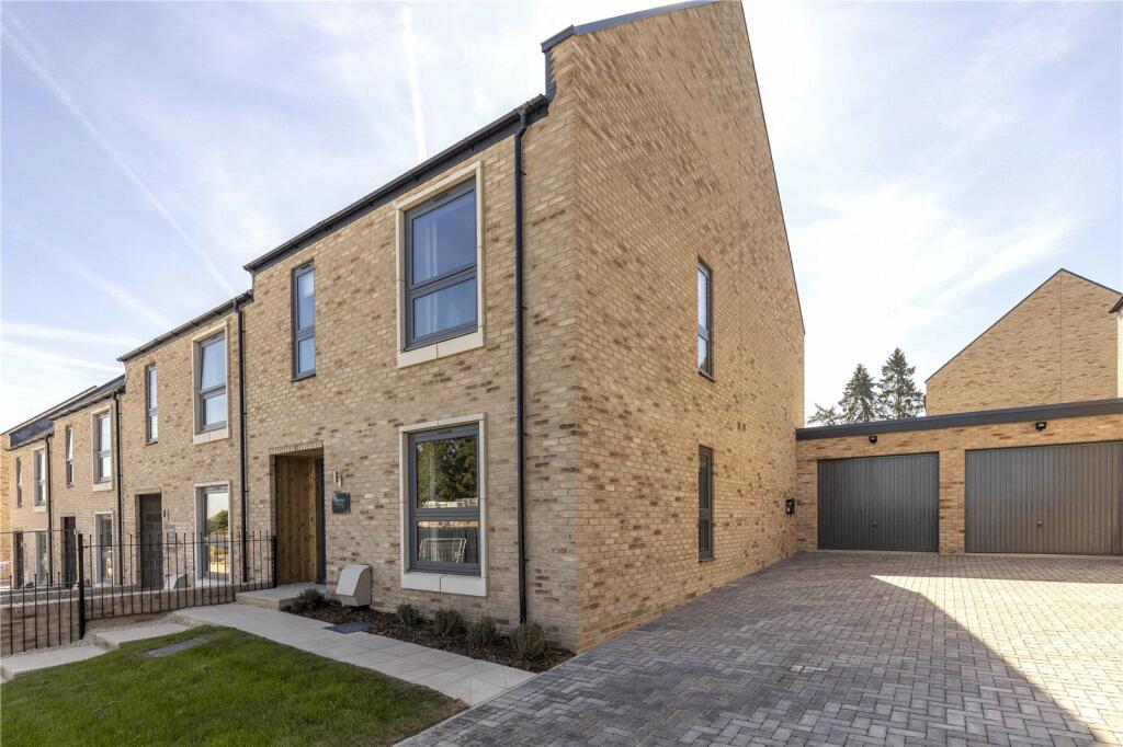 End of terrace house for sale in Backhouse Blunsdon, Blunsdon Hill