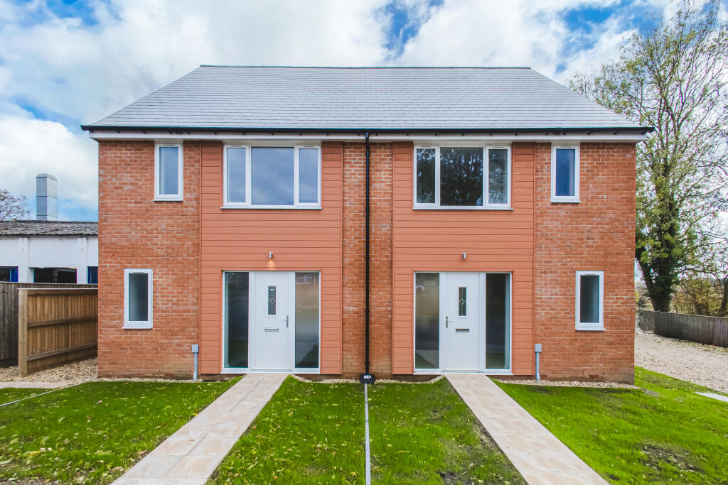 Main image of property: 2 Swan Hill, Townsend Road, Shrivenham, Swindon, SN6