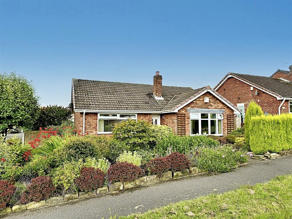 2 bedroom detached bungalow for sale in Parish Way, Monk Bretton