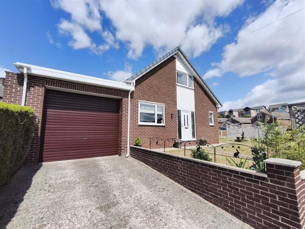 Main image of property: Kingsway, Mapplewell, Barnsley
