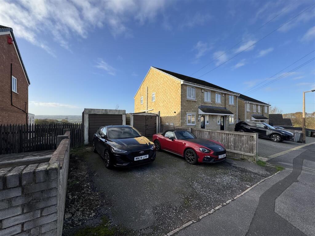 Main image of property: Windhill Drive, Staincross, Barnsley, S75 5BL