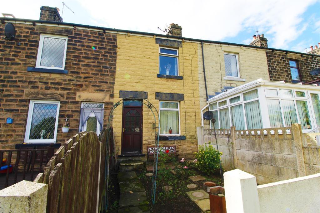 2 bedroom terraced house for sale in Back Poplar Terrace, Royston