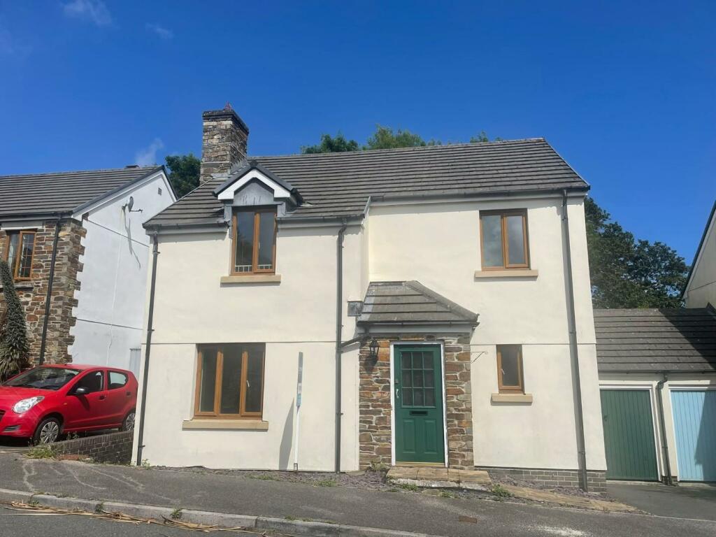 4 bedroom house for sale in Chyvelah Vale, Gloweth, Truro, TR1