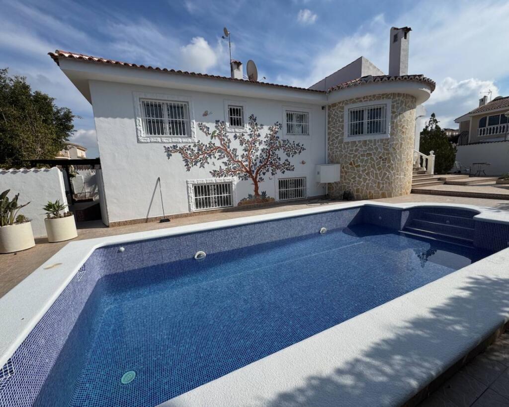 Main image of property: Benijofar