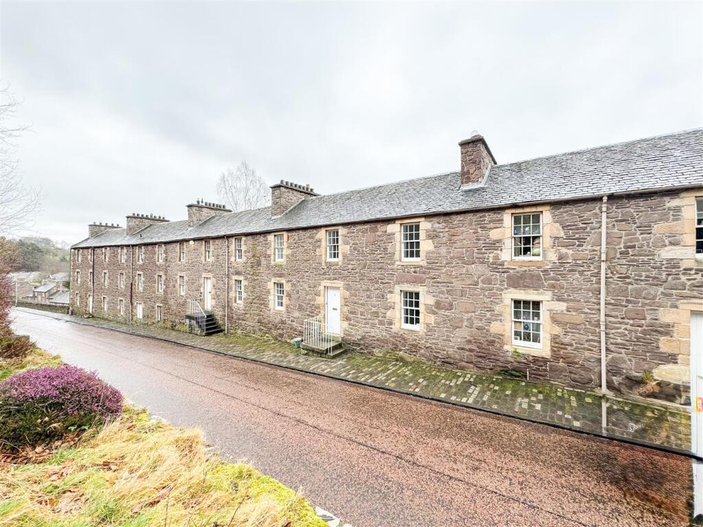 Main image of property: Braxfield Row, Lanark