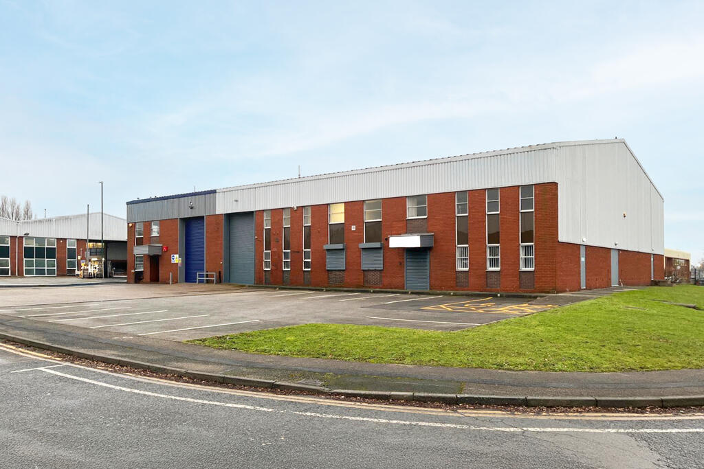 Main image of property: Unit D7 Linkmel Close, Queens Drive Industrial Estate, Nottingham, NG2 1NA