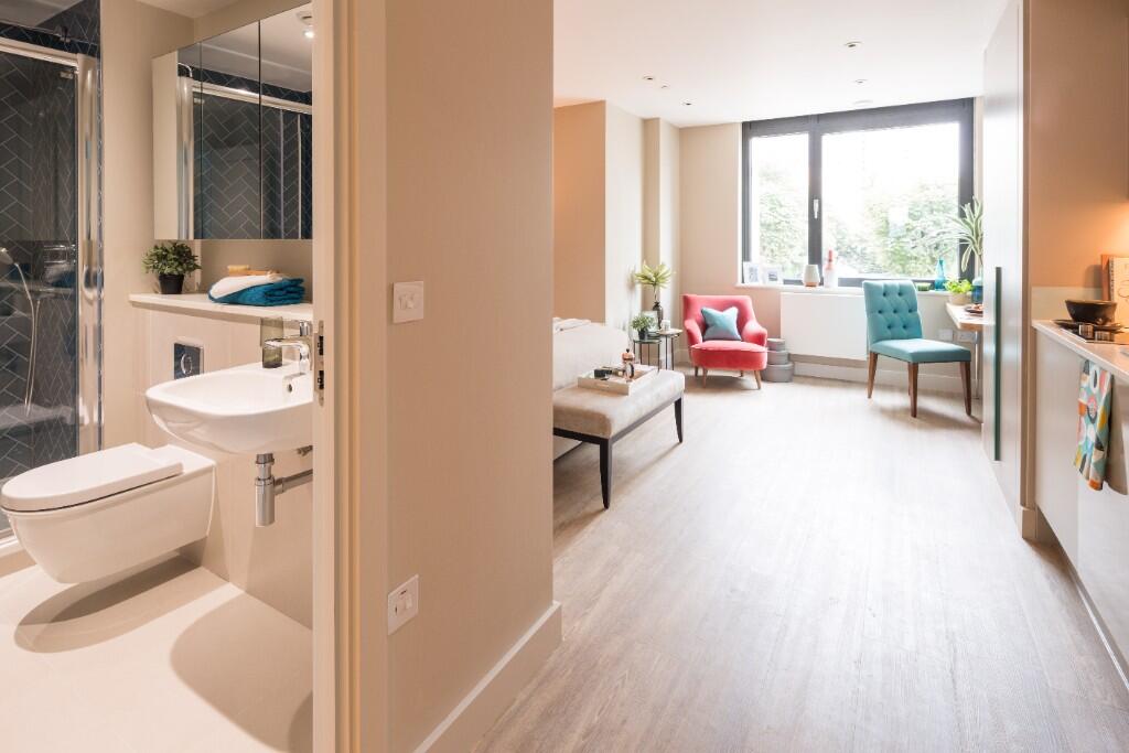 Main image of property: Wellesley Road, Croydon, London, CR0