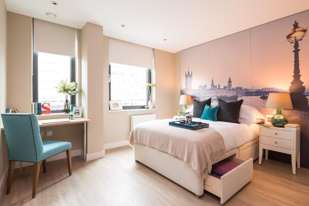 Main image of property: Wellesley Road, Croydon, London, CR0