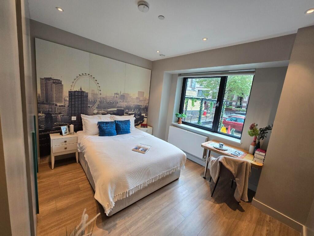 Main image of property: Wellesley Road, Croydon, London, CR0