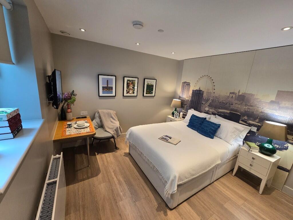 Main image of property: Wellesley Road, Croydon, London, CR0