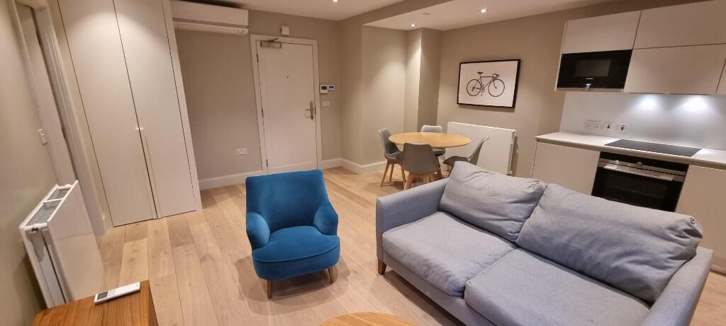 Main image of property: Wellesley Road, Croydon, London, CR0