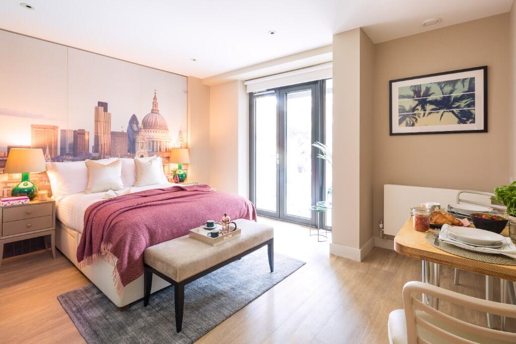 Main image of property: Wellesley Road, Croydon, London, CR0