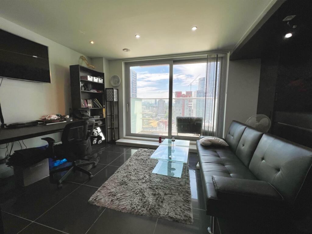 Main image of property: Pan Peninsula, Canary Wharf