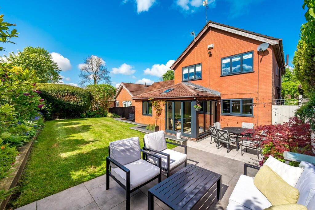 4 bedroom detached house for sale in Shillingstone Close, Bolton, BL2