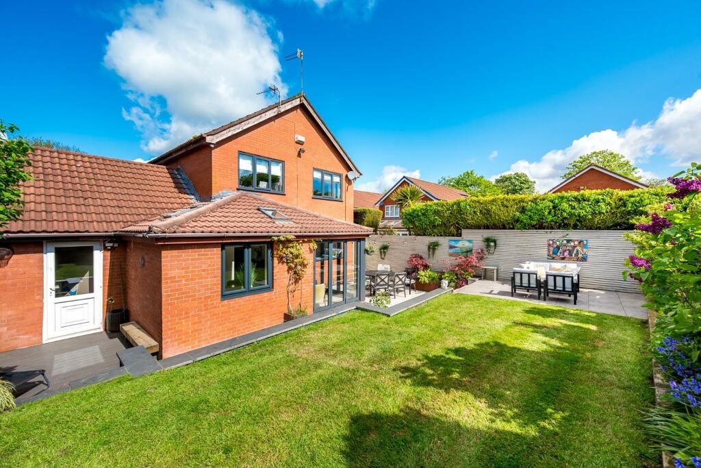 4 bedroom detached house for sale in Shillingstone Close, Bolton, BL2