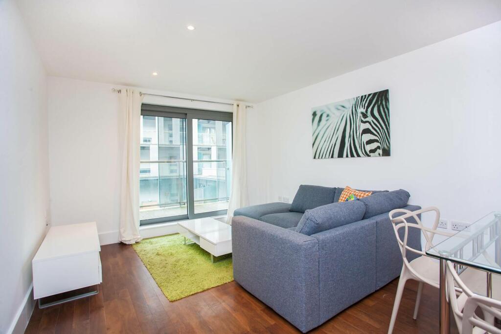 2 bedroom flat for rent in WEST CARRIAGE HOUSE, Woolwich, London, SE18