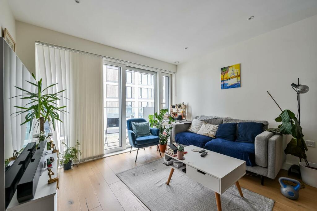 1 bedroom flat for rent in Judde House, Duke of Wellington Avenue, Woolwich, London, SE18