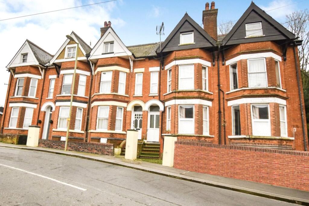 5 bedroom terraced house