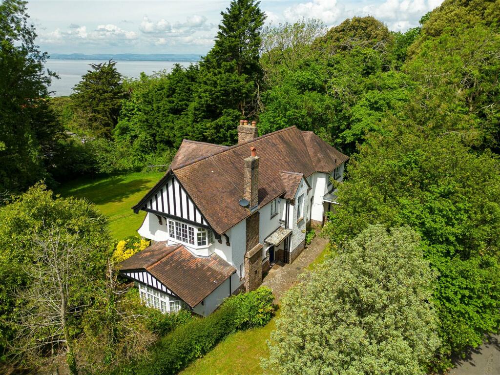 4 bedroom detached house for sale in Woodlands Road, Portishead