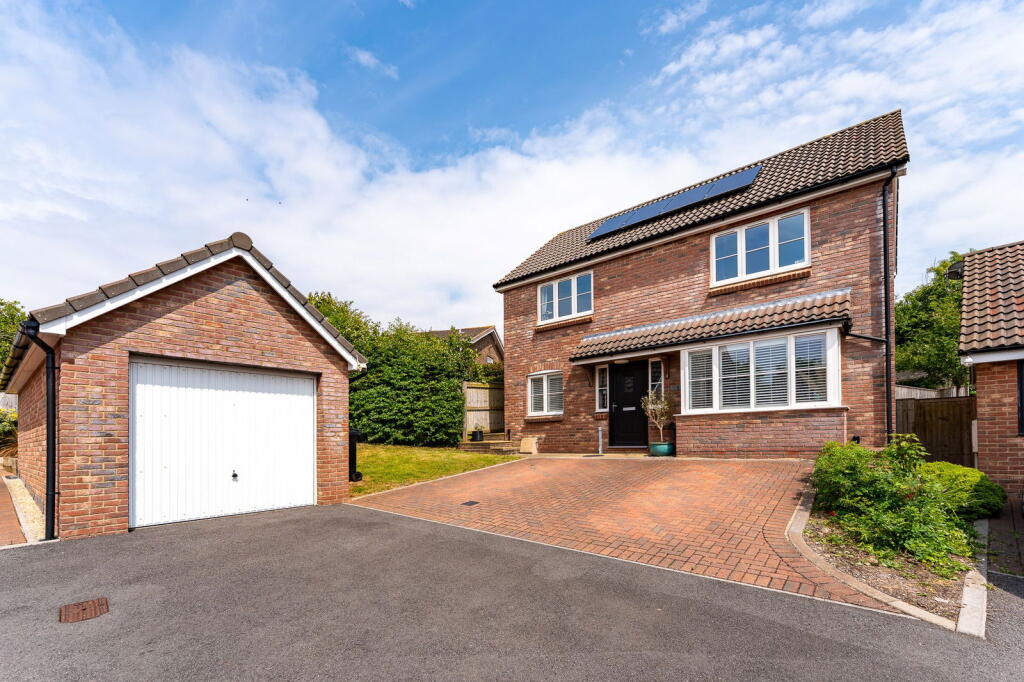 Main image of property: Elm Walk, Portishead, Bristol, BS20 6SX