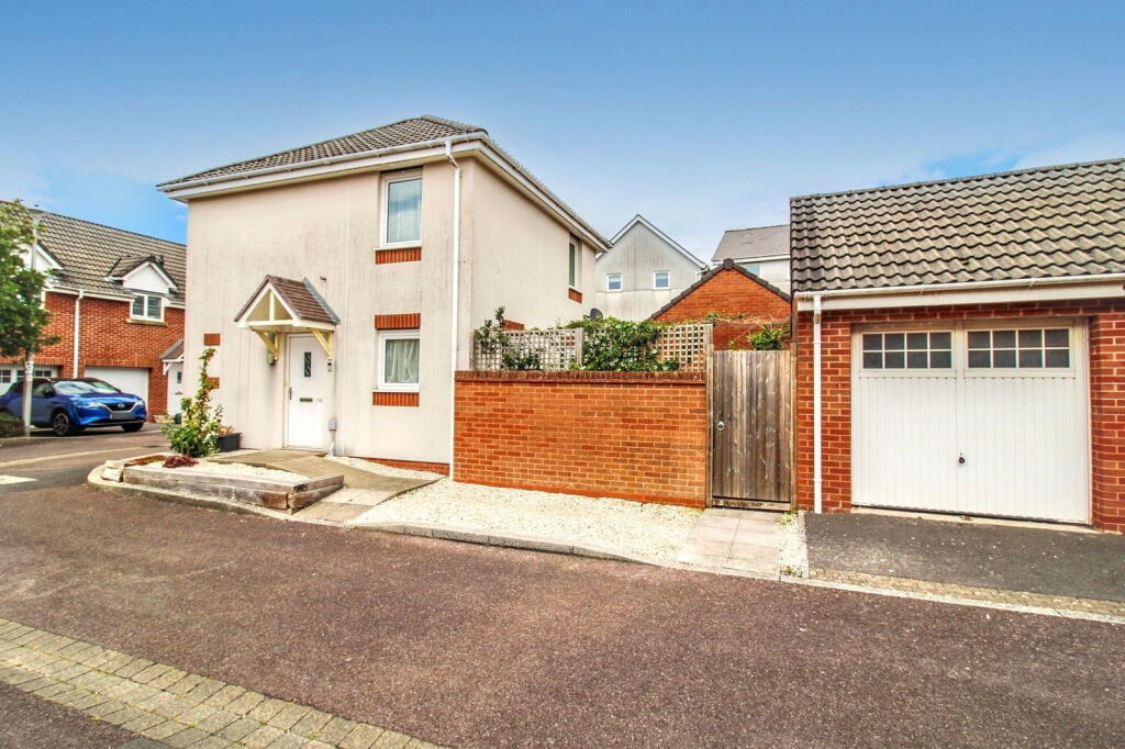 Main image of property: Forth Avenue, Portishead, Bristol, BS20 7NY