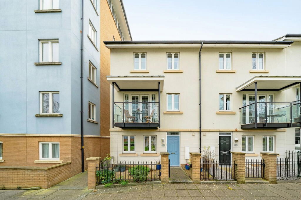 Main image of property: Lockside Square, Portishead, Bristol, BS20 7AH